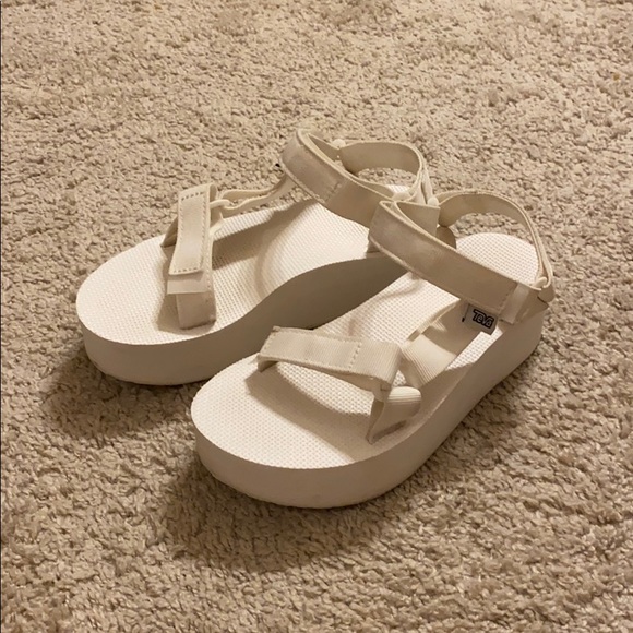 poshmark tevas